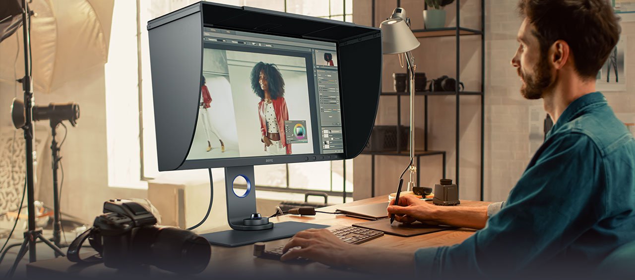 Die PhotoVue SW-Serie der BenQ Studio-Monitore für Fotografen, die auf eine hohe Farbverbindlichkeit angewiesen sind.