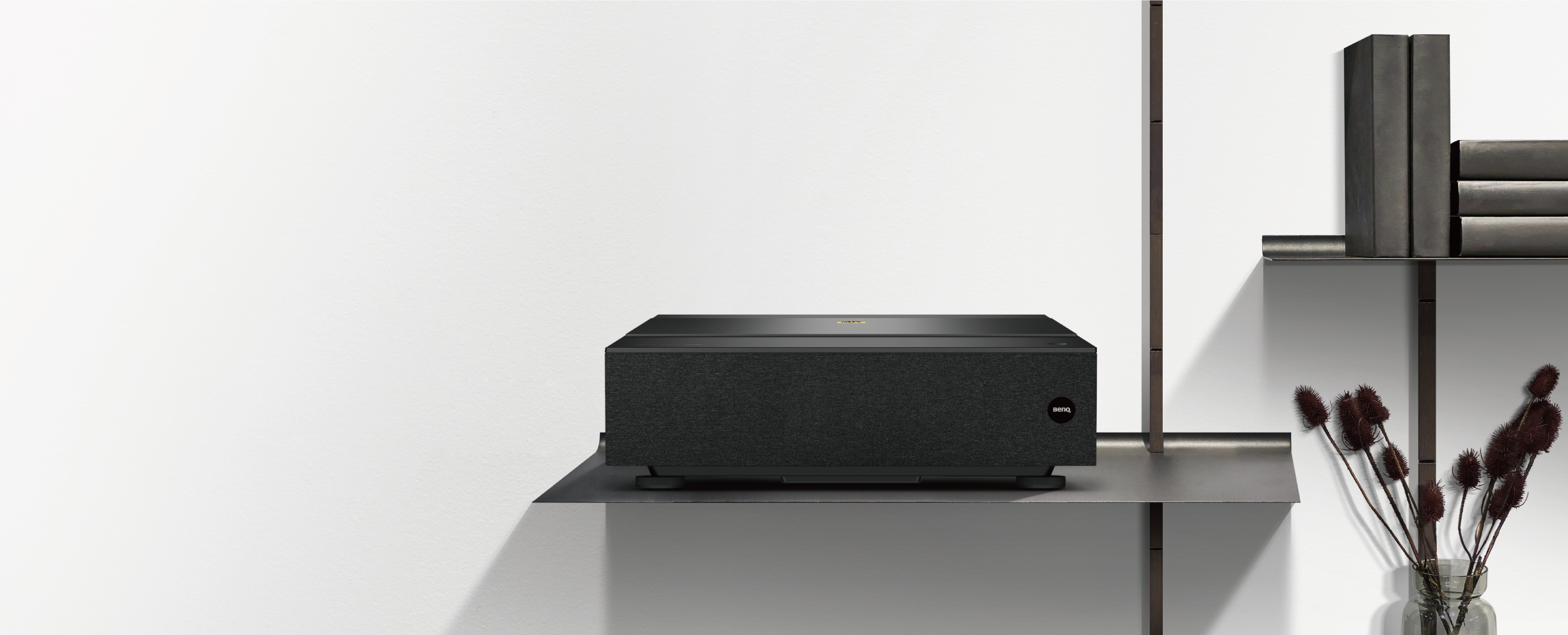 BenQ ProiectorProiector inteligent home cinema Laser 4K cu distanţă ultra-scurtă de proiecţie cu 98% din gama DCI-P3, HDR-PRO, Android TV | V7050i negru 
